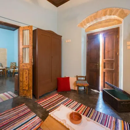 Elena's Traditional Village Casa vacanze *